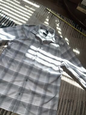 Lululemon Masons Peak Flannel Shirt Men's Large Gray Long Sleeve Plaid Button M